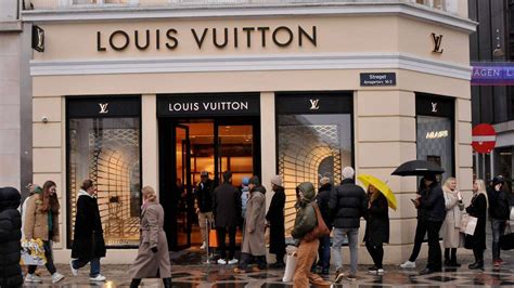 dior vermögen|Louis Vuitton, Dior, Tiffany: LVMH verdient Milliarden mit Luxus.